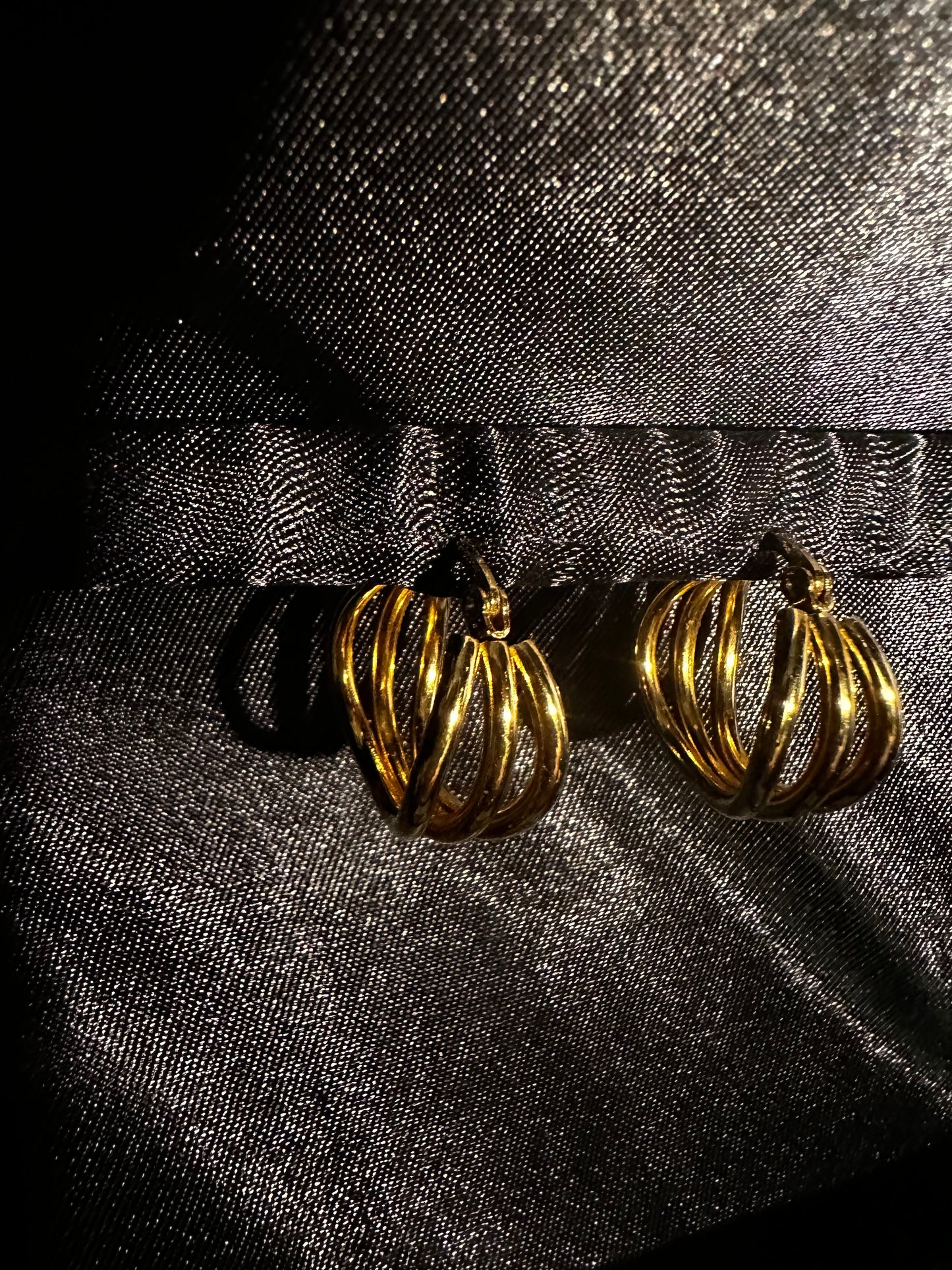 Kerij hoop earrings