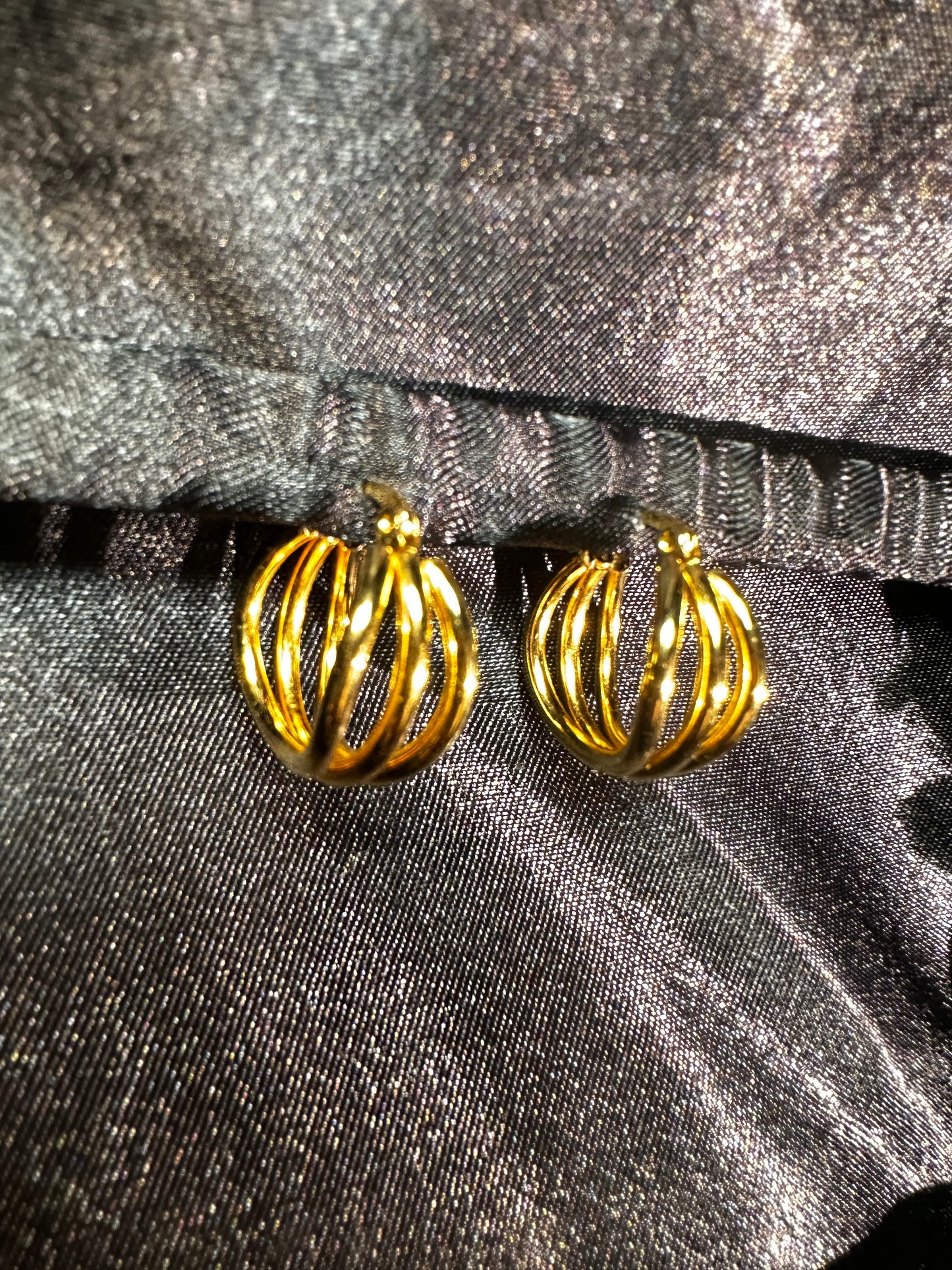 Kerij hoop earrings