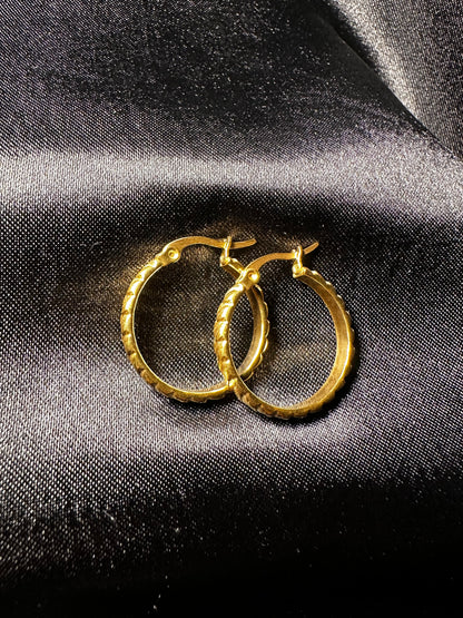 Beau hoop earrings